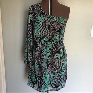 CATCH MY I • ONE SHOULDER BELL SLEEVE DRESS